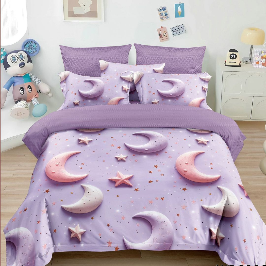 Lenjerie de Pat 5D Finet cu Elastic, 4 Piese – Model Lună și Stele Mov